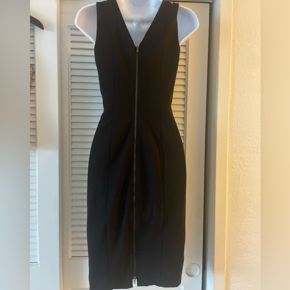 Evening cocktail dress with back zipper - Picture 4 of 6